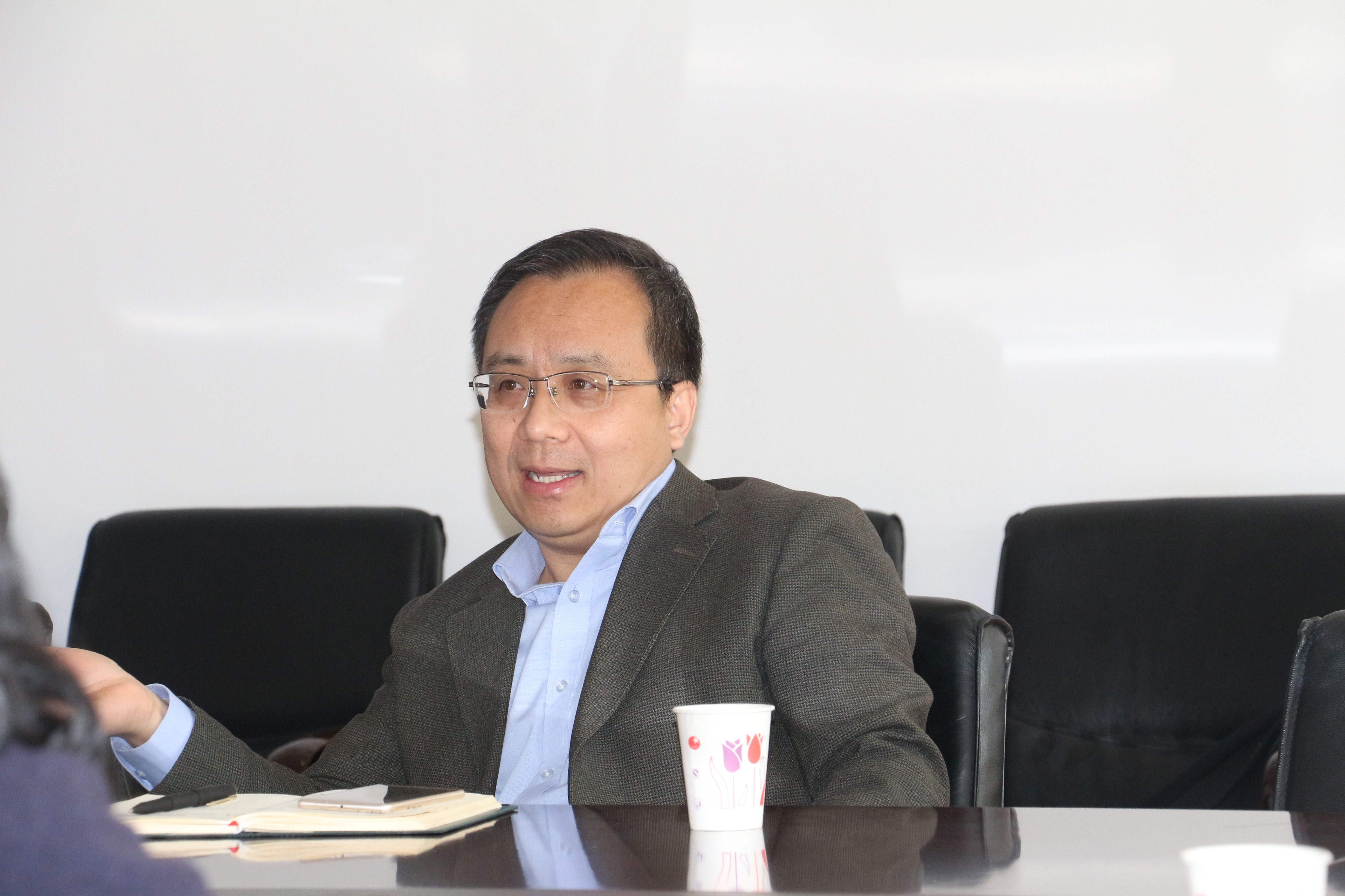 北京外国语大学副校长贾德忠莅临我校调研